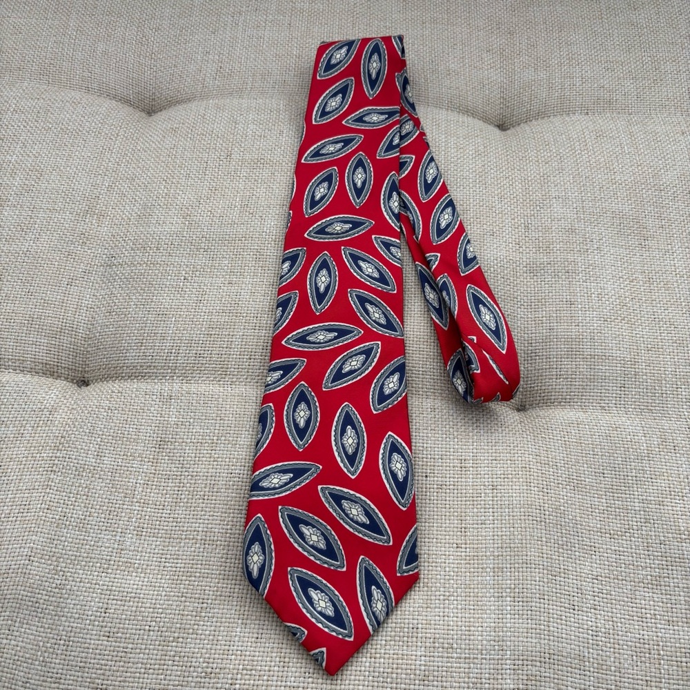 Oscar De La Renta Couture Vintage 100% Silk Red and Blue Patterned Tie